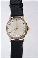 Lot 841 - 1940s / 1950s gentlemen's Longines gold (9ct)...