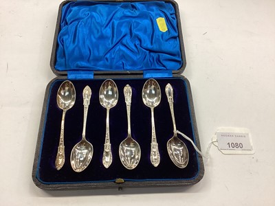 Lot 1080 - Set of six silver teaspoons in fitted case