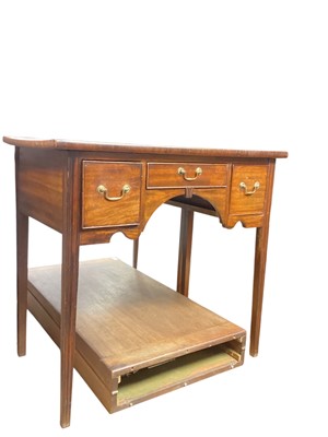 Lot 1225 - 19th century mahogany lowboy