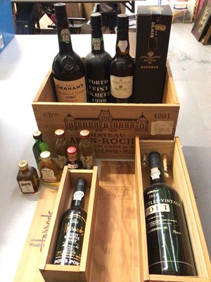 Lot 306 - Bottles of port including Fonseca Bin 27 in sealed box, Graham's 1987, Porto Feist Colheita 1996, others and a group of miniature whisky etc