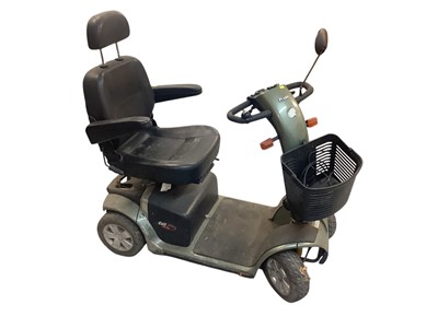 Lot 6 - Pride Colt Deluxe mobility scooter