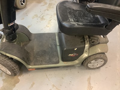 Lot 6 - Pride Colt Deluxe mobility scooter