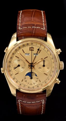 Lot 836 - Gentlemen's gold Chronograph Calendar...