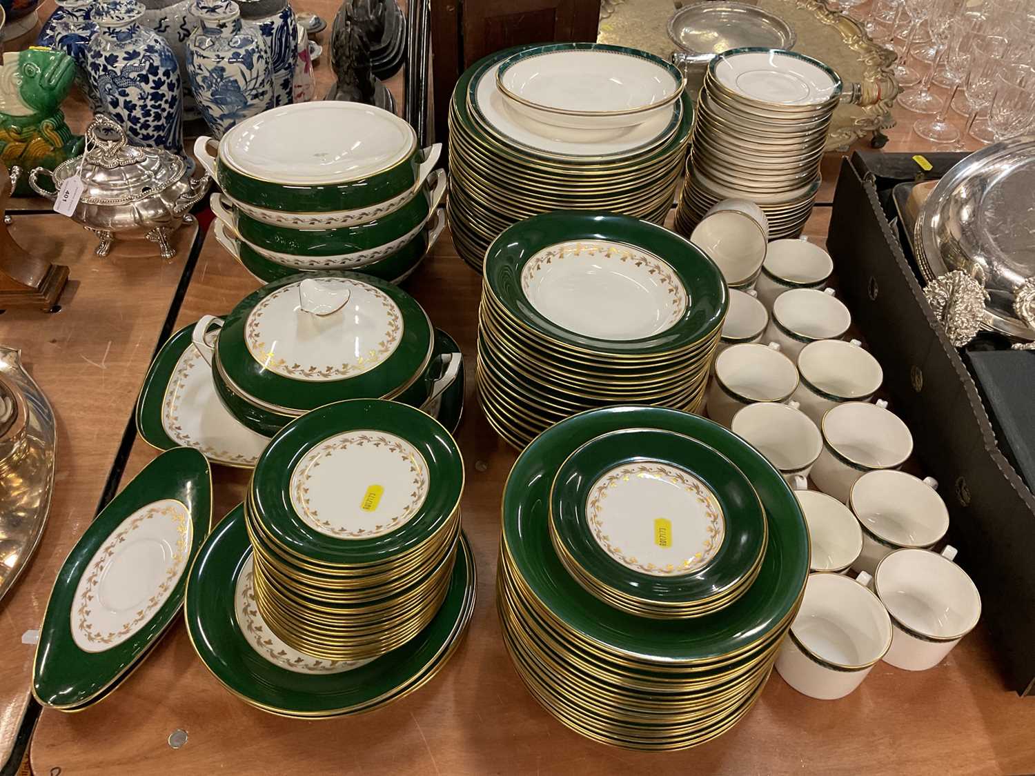 Lot 404 - Extensive Spode Green Velvet pattern dinner service and a Royal Doulton Medici teaset.