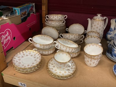 Lot 721 - Spode Fleur De Lys pattern tea and dinnerware.