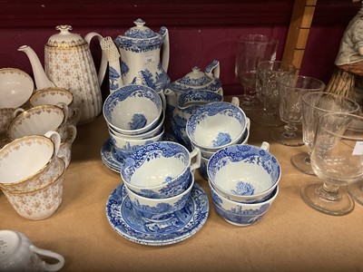 Lot 722 - Spode blue and white Italian pattern teaware