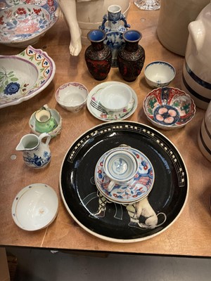 Lot 531 - Group of 18th century and later English and Chinese porcelain to include moon flask vase, tea bowls, sparrow beak jug and other items.