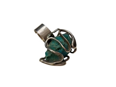 Lot 11 - Peruvian silver (925) and raw turquoise abstract modernist pendant necklace and similar ring