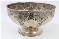 Lot 306 - Edwardian Silverer rose bowl of circular form,...