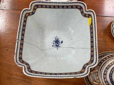 Lot 9 - Service of Chinese armorial porcelain