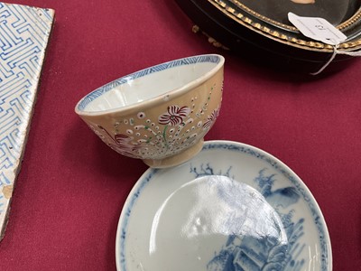 Lot 10 - Group of Chinese porcelain