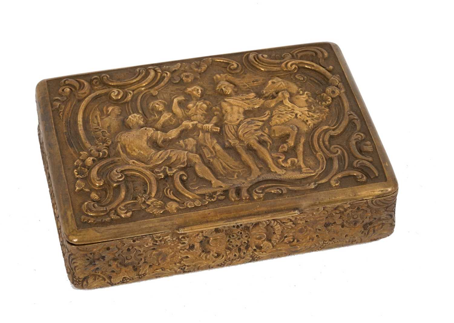 Lot 813 - Fine late 18th / early 19th century continental silver gilt snuff box