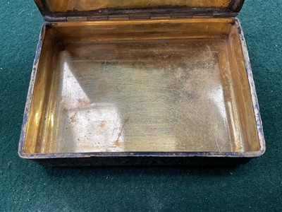 Lot 813 - Fine late 18th / early 19th century continental silver gilt snuff box