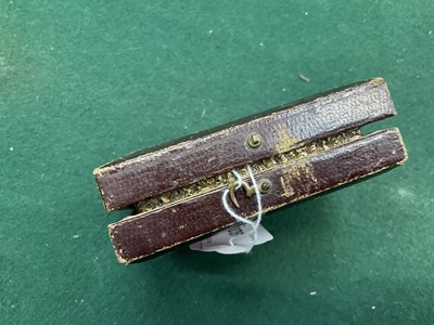 Lot 813 - Fine late 18th / early 19th century continental silver gilt snuff box