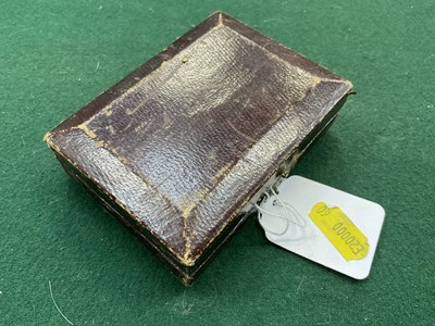 Lot 813 - Fine late 18th / early 19th century continental silver gilt snuff box