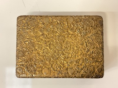 Lot 813 - Fine late 18th / early 19th century continental silver gilt snuff box