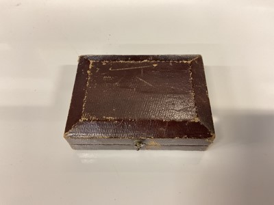 Lot 813 - Fine late 18th / early 19th century continental silver gilt snuff box