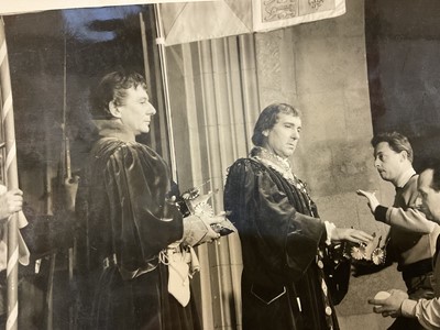 Lot Publicity photographic still of Richard III with Lawrence Olivier and Sir Ralph Richardson and signed photograph of Dame Edith Evans in Laureola (1949)