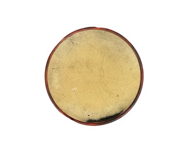 Lot 862 - 18th century horn circular snuff box with woven hair panel