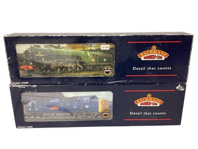 Lot 1821 - Bachmann OO Gauge BR Two Tone Green Class 47 Diesel "Thor " D1677, Boxed No. 31-656DC, BR Blue Class 40 Diesel 40141, Boxed No. 32-475DC, BR Green Class 55 Deltic Diesel "The King's Own Yorkshir...
