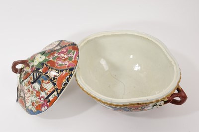 Lot 31 - A rare Worcester tureen and cover, circa 1770, painted in the Pavilion pattern, with naturalistic handles, 29cm wide including handles