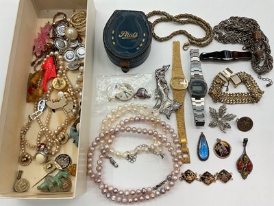 Lot 1010 - Group of costume jewellery including silver mounted pendants, agate brooch, pearls, two wristwatches and bijouterie