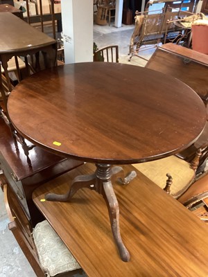 Lot 1262 - 19th century mahogany tripod supper table on turned supports and three splayed legs