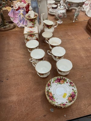 Lot 507 - Royal Albert Old Country Roses teaware