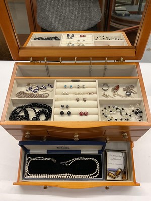 Lot 1029 - Wooden jewellery box containing silver and other costume jewellery and wristwatches