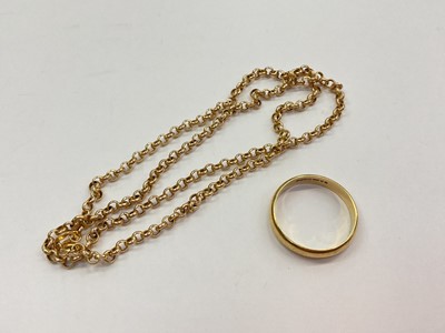 Lot 1019 - 18ct gold wedding ring and 9ct gold belcher link chain