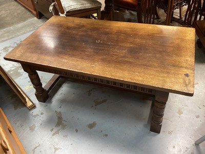 Lot 1261 - Good quality oak coffee table on turned and block legs joined by stretchers by Tichmarsh & Goodwin, 121.5cm x 68.5cm x 46.5cm high