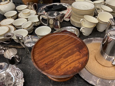 Lot 143 - Various ceramics, plated items and sundries