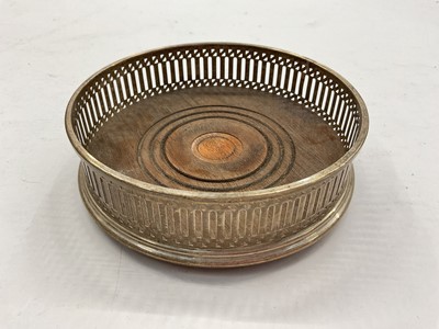 Lot 1106 - Contemporary silver wine coaster (London 1990)