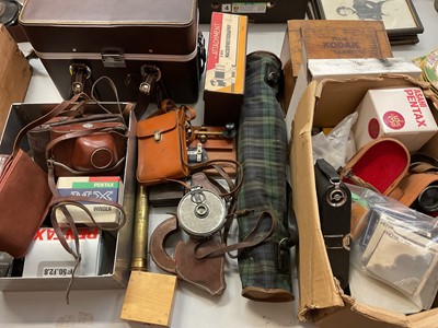 Lot 304 - Group of vintage cameras, binoculars and accessories