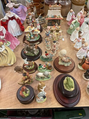 Lot 467 - Border Fine Arts Brambly Hedge figures, together with Border Fine Arts and other figures.