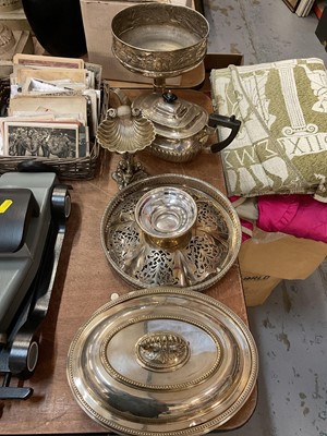 Lot 486 - Group of silver plated wares to include an entree dish, teapot and comport.