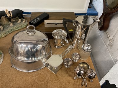 Lot 76 - Group of silver plate, including fish cutlery, sandwich tongs, etc