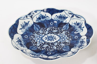 Lot 20 - Pair of Worcester lobed oval Kangxi Lotus pattern dishes, circa 1770