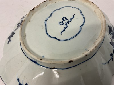 Lot 20 - Pair of Worcester lobed oval Kangxi Lotus pattern dishes, circa 1770