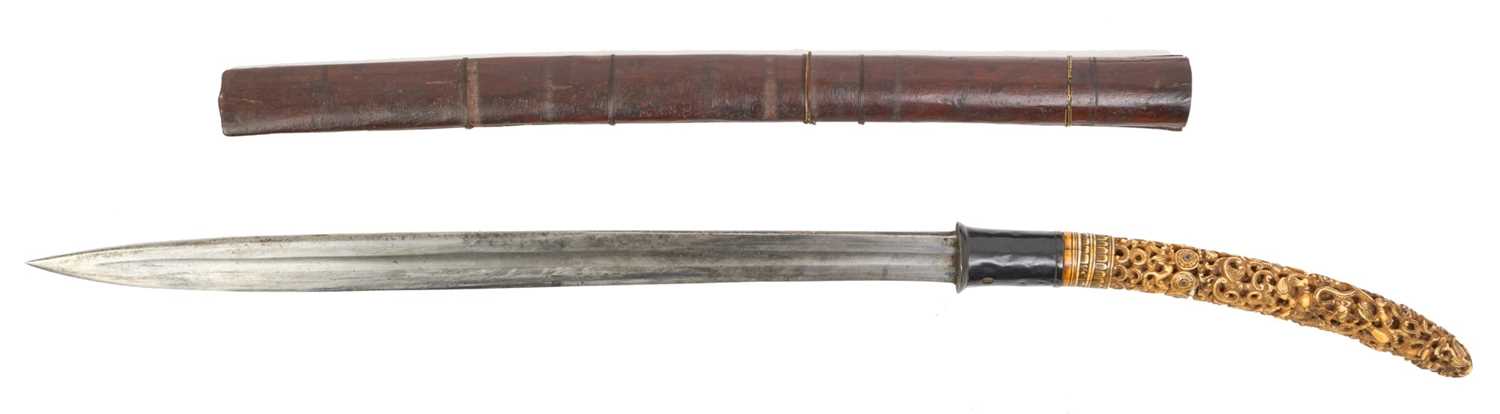 Lot 104 - Good quality 18th century Burmese Dha sword