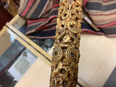 Lot 104 - Good quality 18th century Burmese Dha sword