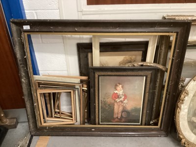 Lot 122 - Large collection of picture frames, pictures and prints