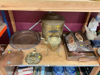 Lot 672 - Group of assorted metalwares to include an Arts & Crafts brass chamberstick, brass spirit kettle and other items