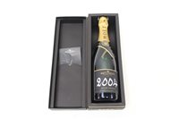 Lot 559 - Champagne - one bottle, Moet & Chandon 2004,...