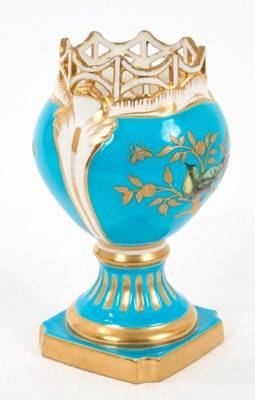 Lot 30 - Mintons Aesthetic style vase with reticulated border, decorated in relief with birds in polychrome enamels and gilt, on a turquoise ground