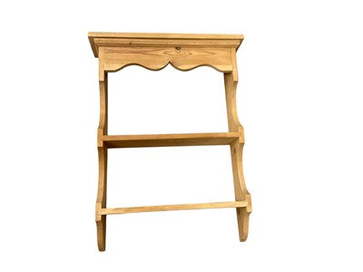 Lot 1479 - Small pine hanging shelf