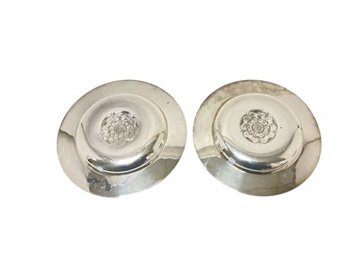 Lot 407 - Two contemporary silver golf trophy plates of London Foreign Exchange Golfing Society