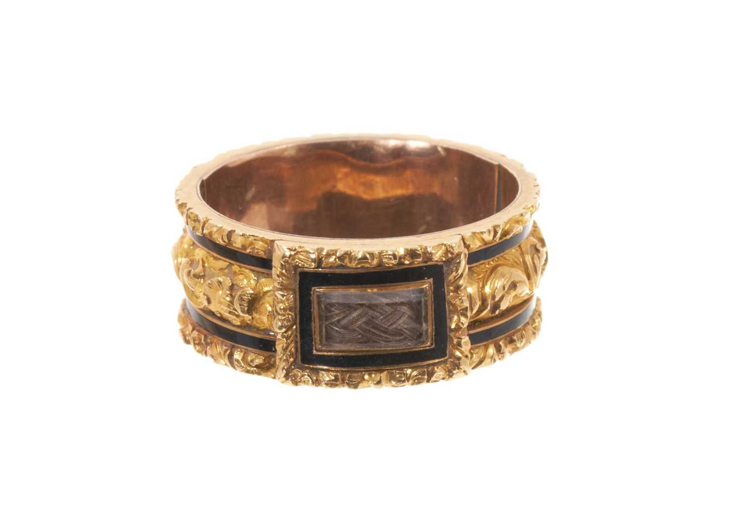 Lot George IV gold and black enamel mourning ring, the wide gold band with glazed hairwork plaque and foliate gold borders, inscribed "Sir Wm. Forbes Died. 24th Oct. 1828 Aged 56", ring size approxi...