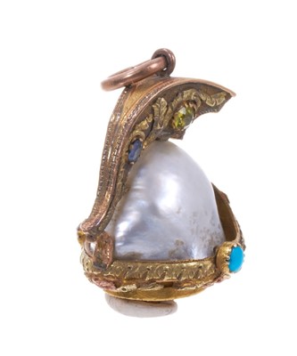 Lot A fine quality Regency gold mounted and gem-set pearl charm in the form of a Roman officer's helmet, the blister pearl with three-colour gold mount, set with multi-gems, ar...