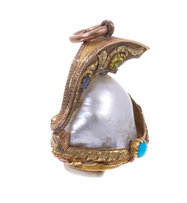 Lot A fine quality Regency gold mounted and gem-set pearl charm in the form of a Roman officer's helmet, the blister pearl with three-colour gold mount, set with multi-gems, ar...